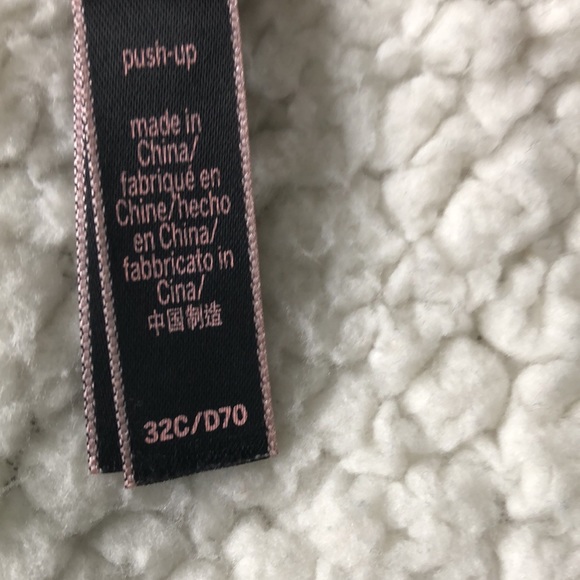 Victoria’s Secret black lace push up bra lace detail on back of strap Sz… - Picture 8 of 10